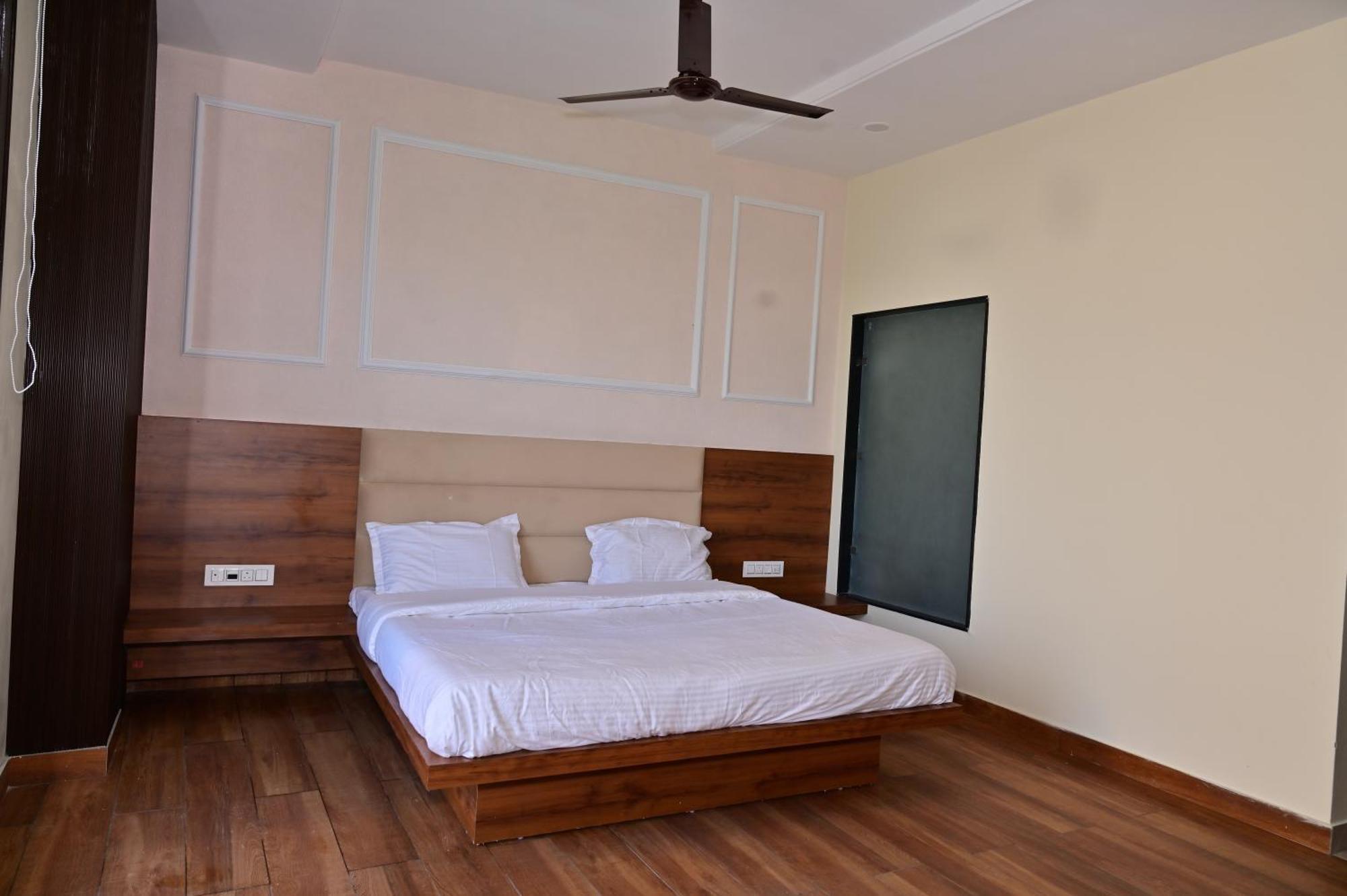 Ideal Home Stay Amritsar Værelse billede